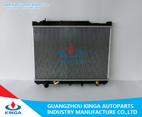 中国 車の Raidator の冷却装置グランデ ESCUDO'00- Suzuki サプライヤー