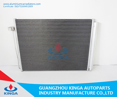 中国 BMW 5 E60-E61 （03-） OEMのための車の空気調節のコンデンサー64509122825 サプライヤー