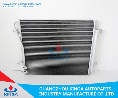 中国 OEM 3C0820411B/D/F/H Volkswangen Magotan F160のための自動車ACコンデンサー サプライヤー