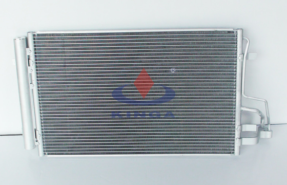 中国 I30 2007 年ヒュンダイのコンデンサー、自動車エアコンのコンデンサー OEM 97606-2H000 の サプライヤー