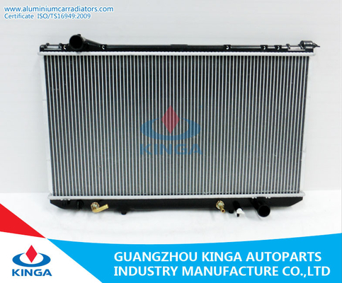 中国 Lexus 90 - 94 LS400/UCF10 のための涼しい自動車ラジエーターに自動車伝達水をまいて下さい サプライヤー