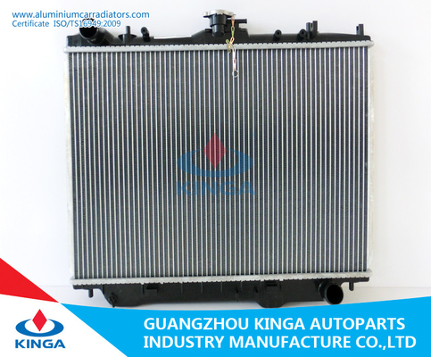 中国 エンジンの涼しい車は Isuzu のロデオ 3.2L 98 - 03 公理 02 - 04 のためのラジエーターを分けます サプライヤー
