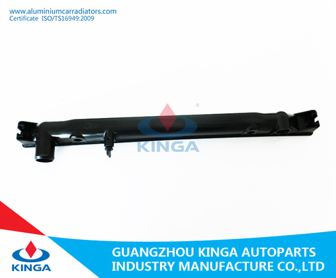 中国 トヨタ Prado 「ラジエーター タンク 48*660mm サイズの 95-98 KZN 1kz サプライヤー