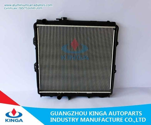 中国 トヨタ Hilux の積み込み LN147'97 MT の給湯器の自動車ラジエーター PA26/32/36 サプライヤー