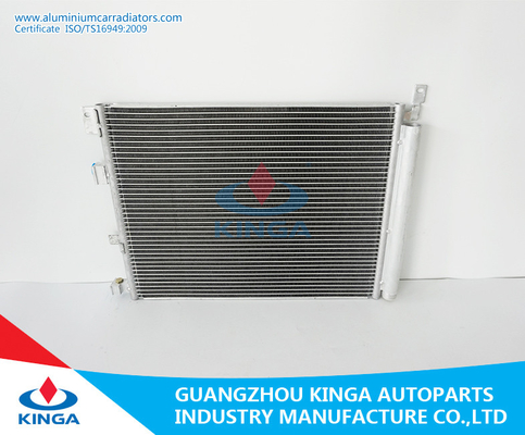 中国 Hight の冷却の性能の自動日産のコンデンサー、自動車コンデンサー サプライヤー