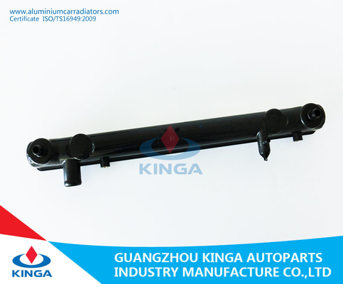 中国 車のラジエーター タンク プラスチックOEM 17700-60G10の端タンクのCULTUS/アマツバメ科GA11'95 サプライヤー