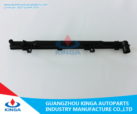 中国 6*717 mm PA66 + GF30 Subaru Impreza 08-12のためのプラスチック ラジエーターの端タンクの サプライヤー