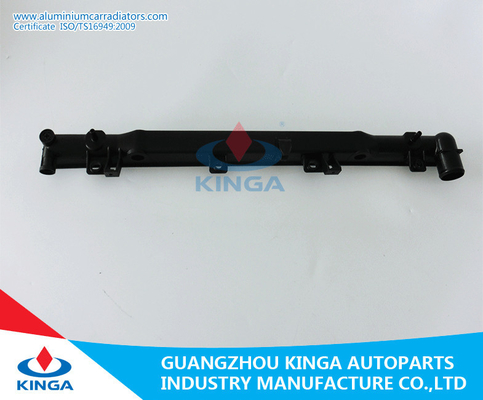 中国 ラジエーターのSubaru Forester'09-のためのOEM 45119-SC020のラジエーターのプラスチック タンク サプライヤー