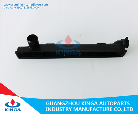 中国 47*416MM SUBARU LEGACY/LIBERTY BF5のための45199-AC250 OEMのラジエーターのプラスチック タンクの サプライヤー