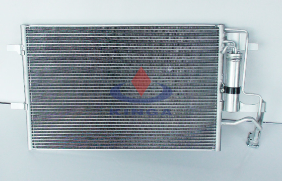 中国 カスタマイズされたマツダ 3 2003 自動 AC コンデンサーの並流 OEM BPYK-61-480ZA サプライヤー