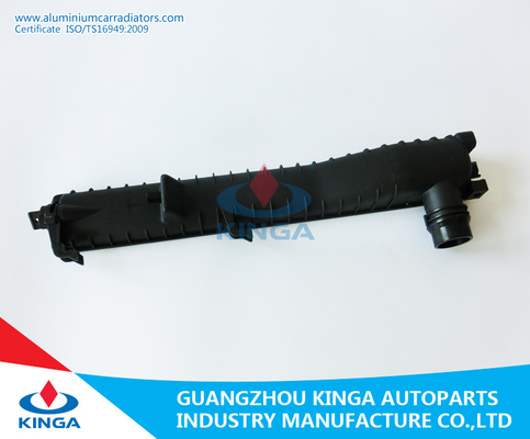 プラスチック BMW 車のラジエーター タンク 520/530/728/735I 98 - 00 MT 60*457.5mm サプライヤー