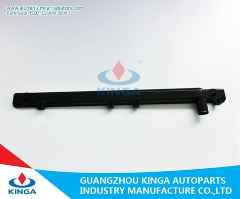 OEM 16400-OAO71 Sienna'97のトヨタのためのプラスチックRaidatorの上タンク サプライヤー