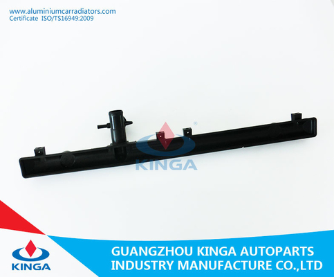 OEM 11700-63G11/63G12 Suzuki CaltusワゴンG15'96-02のための取り替えのラジエーターの上タンクの サプライヤー