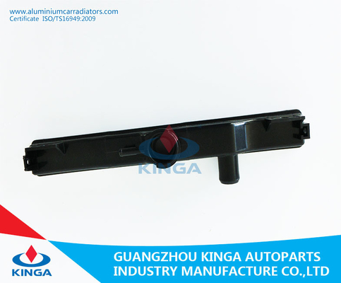 スズキ・エスクード/GRAND/VITARA 05 MTのための自動車部品のプラスチック モデル ラジエーターのプラスチック タンク サプライヤー